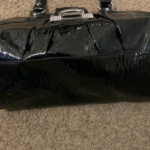 Guess patent leather purse - Picture 4 of 5